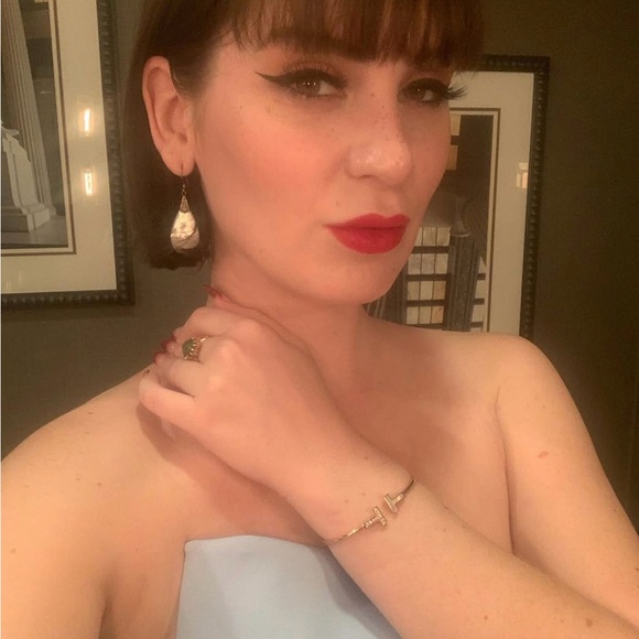 Meet your Posher, Alexandra - Picture 3 of 10